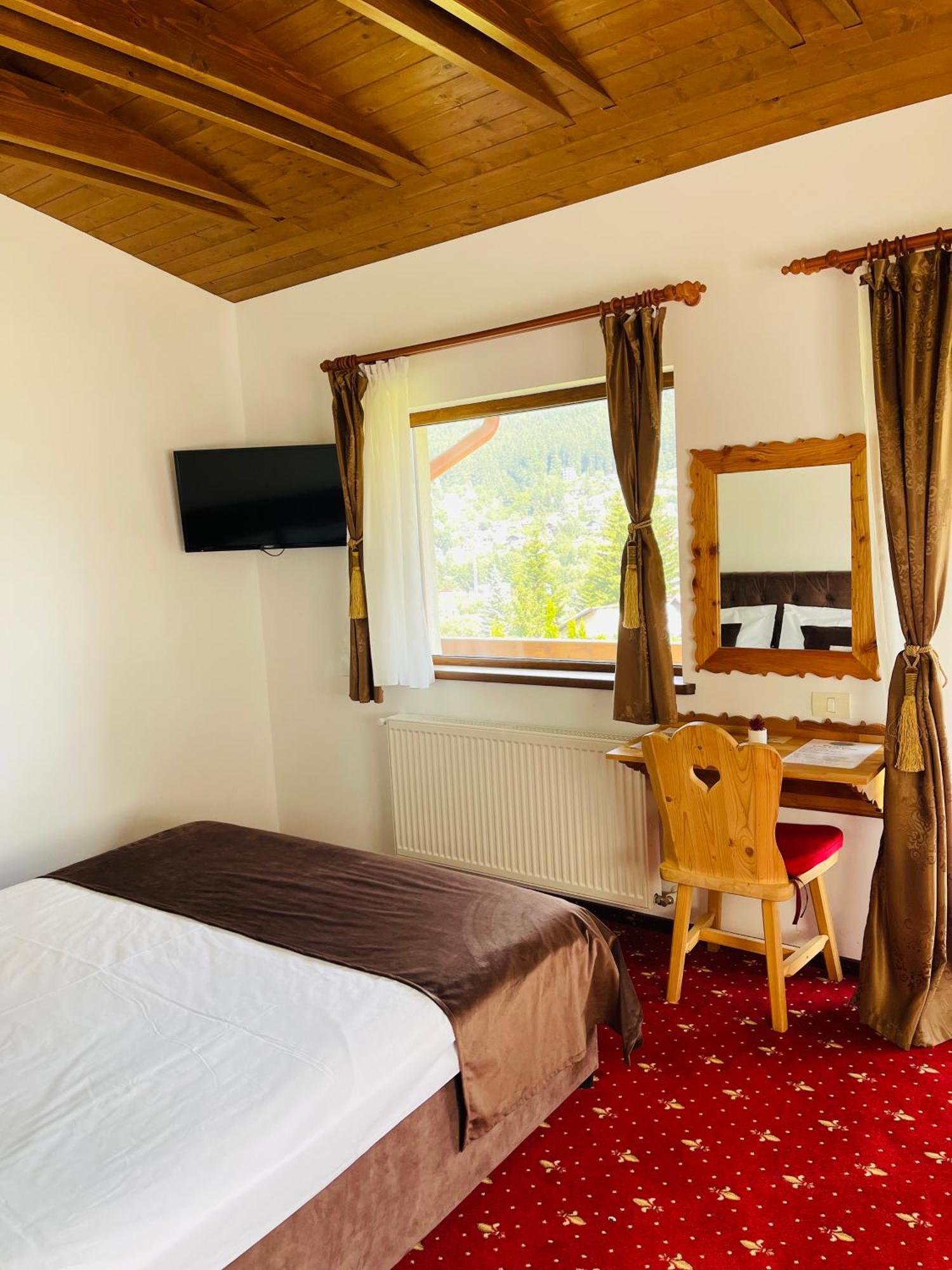 Casa Belcin Spa&Retreat Buşteni Eksteriør billede